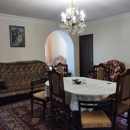 Апартаменты Tsovella House Джермук Экстерьер фото